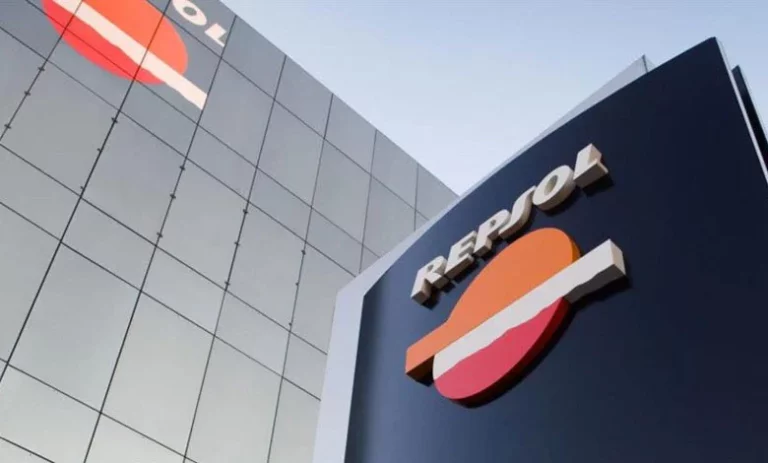 El movimiento de Repsol para desmarcarse de las ‘low cost’ y que deberían seguir BP, Galp o Cepsa