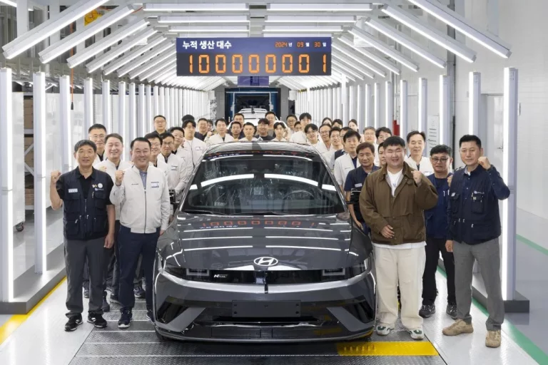 Hyundai celebra 100 millones de vehículos fabricados