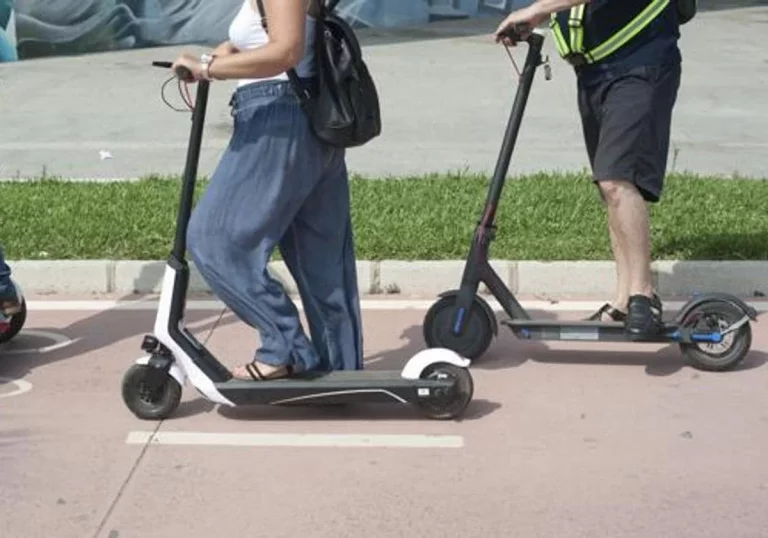 Tras Madrid, esta ciudad también echa a los patinetes eléctricos de sus calles