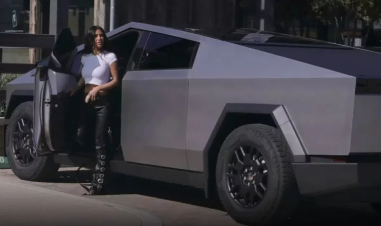 El Tesla Cybertruck de Kim Kardashian cuesta 90 mil doláres y tiene este lujoso interior
