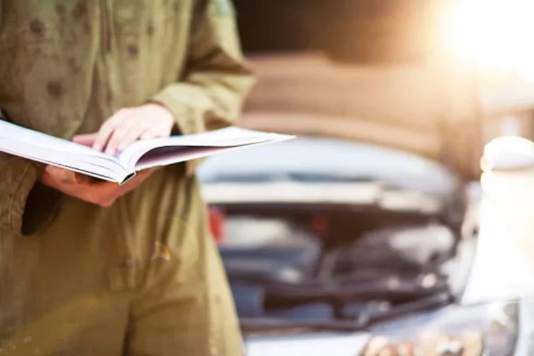 Leer el manual de este coche te llevará menos tiempo que El Principito