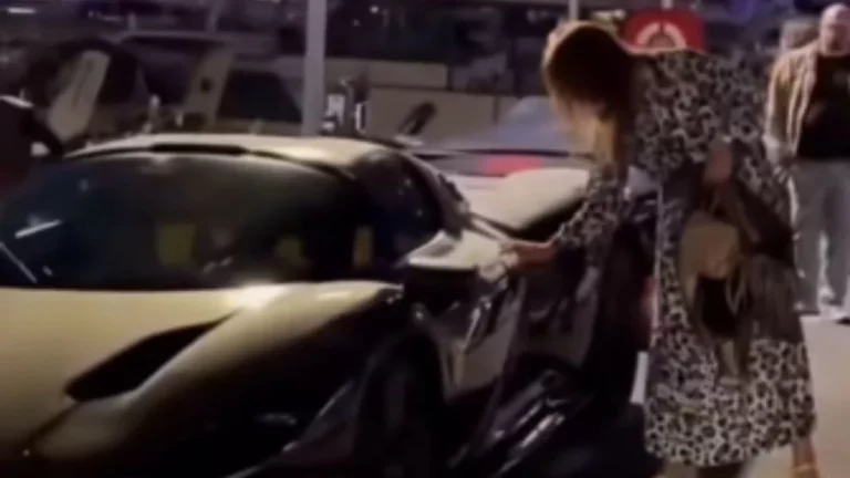 Si no ligas con un Ferrari de tres millones, no ligas con nada. Esta mujer lo tiene claro