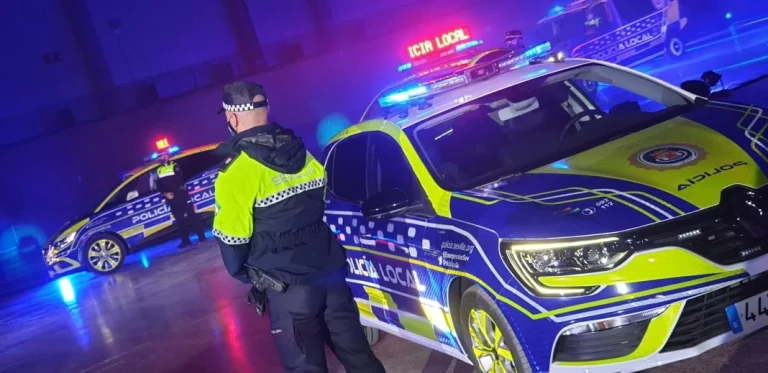Más de 40 coches de la Policía Local no pasan la ITV por un insólito motivo