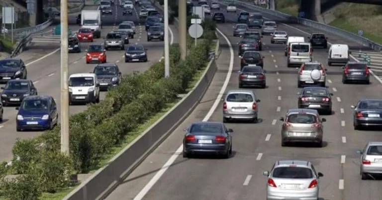 Coche de la Guardia Civil, Policía Nacional o Policía Local: ¿Lo puedo adelantar sin que me multen?