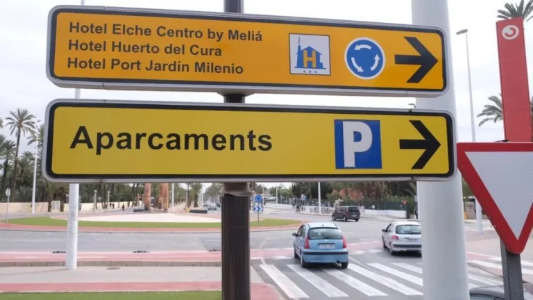 Las señales de la DGT ya lucen un segundo idioma