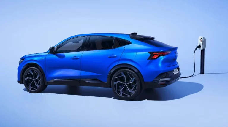 El Renault Rafale E-Tech 4×4 de 300 CV ya tiene precio