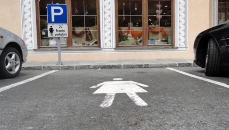 El secreto detrás de las plazas de aparcamientos solo para mujeres