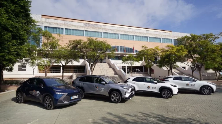 La marca de coches que está en todas las canchas de baloncesto