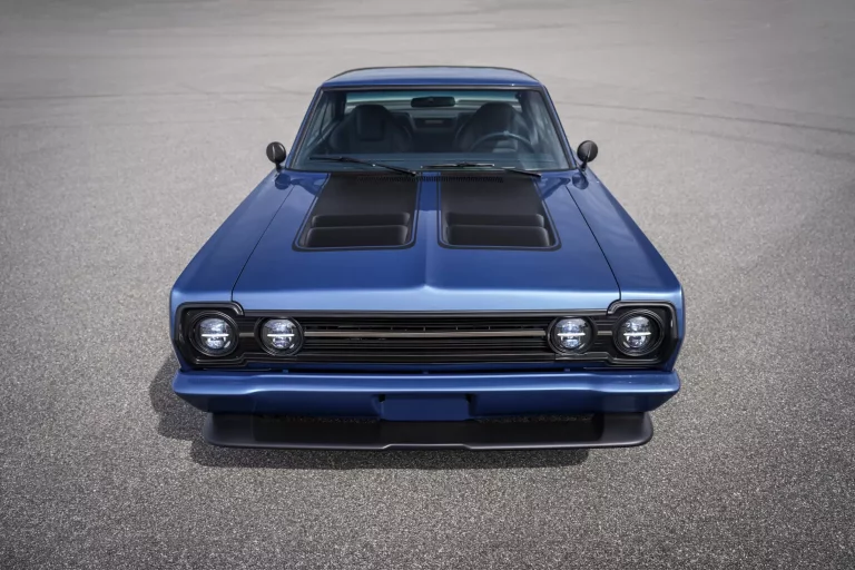 Mopar le pone las pilas a este Plymouth GTX de 1967 para el SEMA