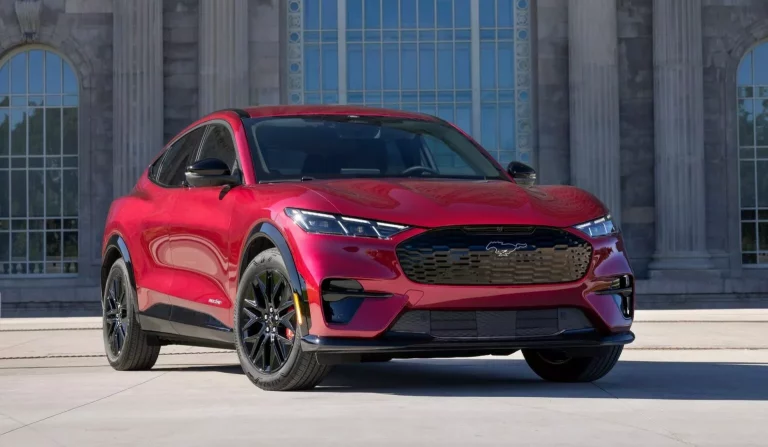 Ford Mustang Mach-E: Llega al ecuador de su vida con sorpresas