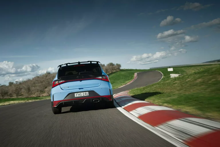 El Hyundai i20 N dice adiós con nuevas llantas y parrilla