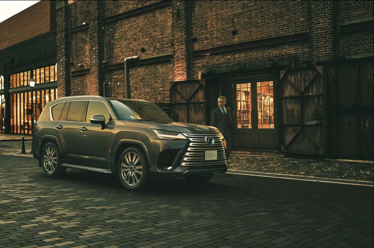 Lexus LX 700h: Esta es su versión híbrida, más potente y eficiente