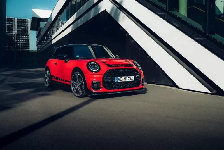 El último MINI Cooper S recibe la vitamina AC Schnitzer