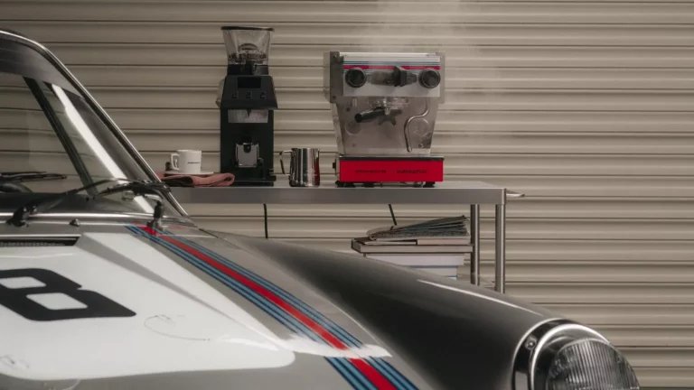 Porsche y La Marzocco crean la cafetera soñada por todo petrolhead