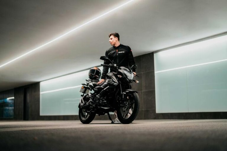 Bajaj, el principal exportador de motocicletas de la India, llega a España