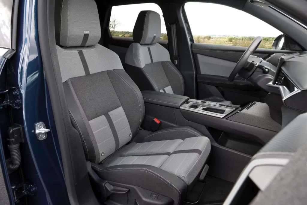 Opel inicia la venta del Grandland Electric Long Range: el SUV eléctrico que declara la guerra a la ansiedad de autonomía 14 Motor16 20 Opel Grandland 415 Motor16