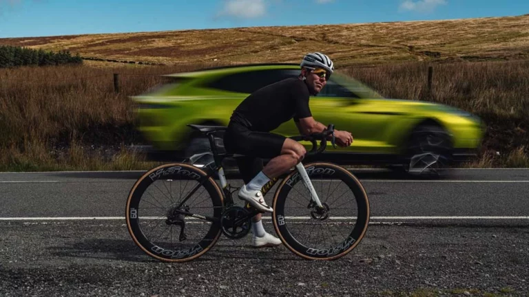 Aston Martin y Sir Mark Cavendish, un compromiso de altas prestaciones