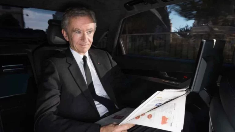 A Bernard Arnault no lo dejaron entrar a su propia empresa por conducir este coche