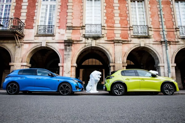 La llamativa campaña de Peugeot con la que recuerda que el protagonista de su logo está en peligro
