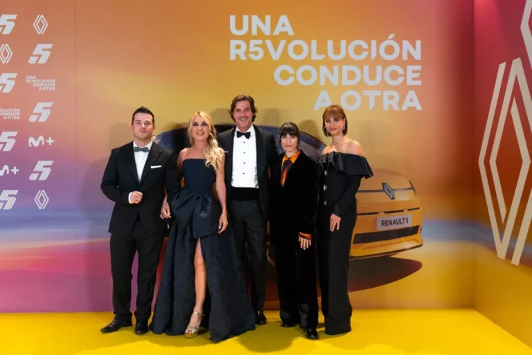 ¿Una serie sobre el Renault 5 E-Tech eléctrico? Sí, la puedes ver en Movistar Plus+