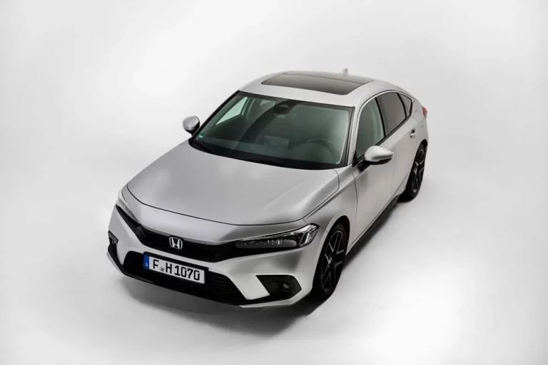 El motivo por el que el Honda Civic presenta la pintura más plateada del mundo