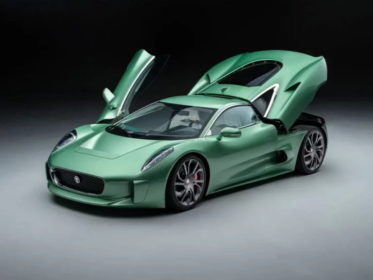 CALLUM, la empresa fundada por el ex diseñador de Jaguar que crea un C-X75 único
