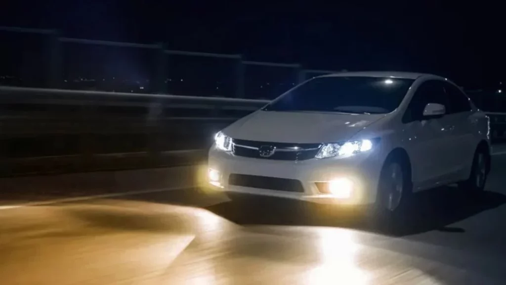 Luces americanas: La moda que causa furor entre los dueños de VAG y por la que te podrían multar