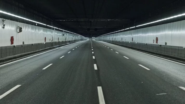 Madrid y el famoso túnel que parece sacado de Stargate