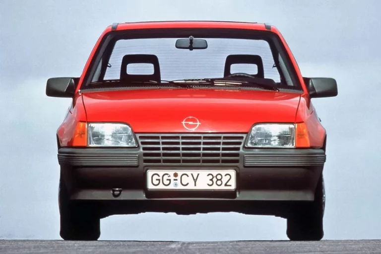El Opel Kadett E cumple 40 años. Recordamos sus gestas tecnológicas