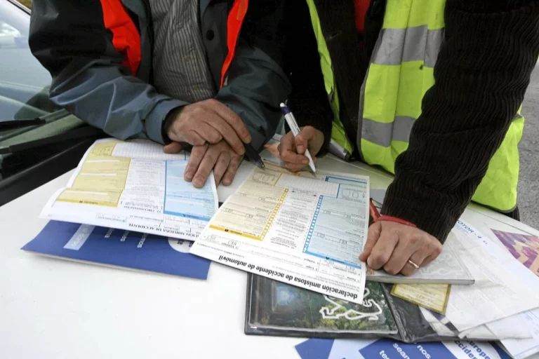 Parte amistoso tras un accidente: cómo evitar que el siniestro suba tu prima hasta un 30%