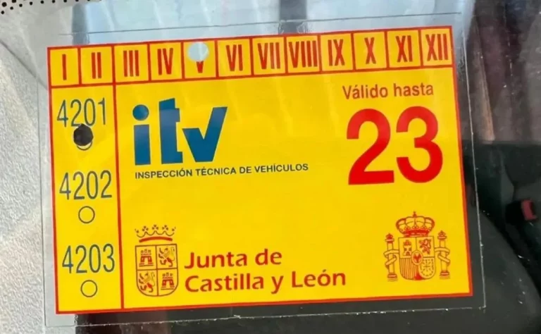 Esto es lo que le va a pasar a las pegatinas de la ITV desde ya