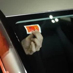 La justicia acota la multa por tener la ITV caducada: solo se sanciona si el coche circula, no aparcado