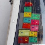 V-19: si no llevas esta pegatina, la Guardia Civil te puede multar con hasta 100 euros