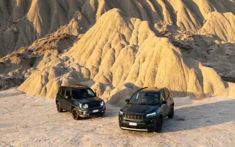 Los Jeep Renegade y Compass estrenan serie especial. Hay motivo