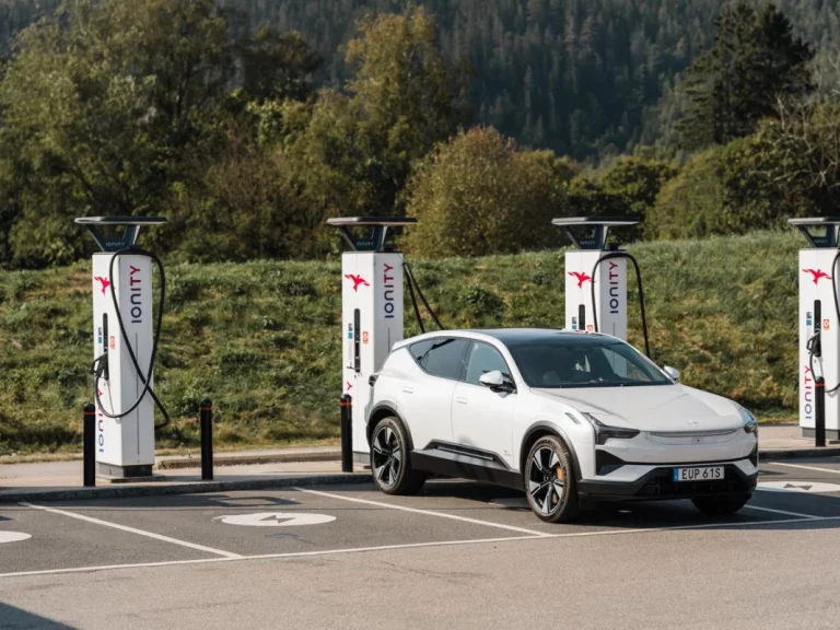 El Polestar 3 estrena la función Plug & Charge