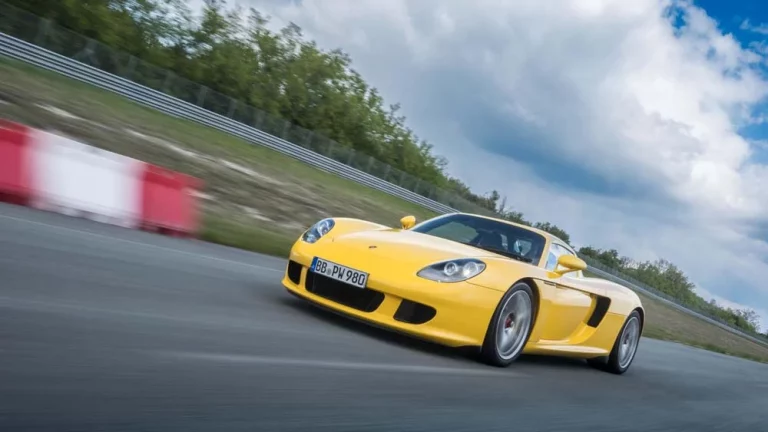 Porsche Carrera GT: esta leyenda vuelve a estrenar neumáticos