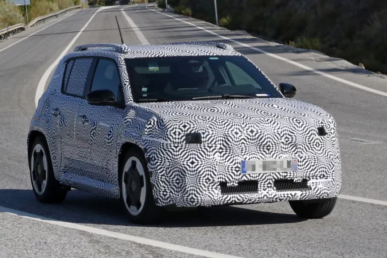 El Renault 4 E-Tech entra en la fase final de su puesta a punto