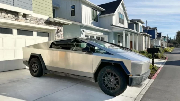 Por quinta vez en un año, el Tesla Cybertruck tiene que pasar por el taller