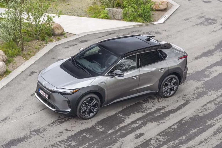 Nuevo Toyota bZ4X: grandes mejoras y una drástica bajada de precio