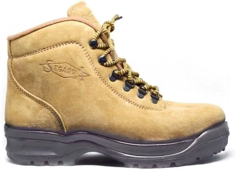 Botas de montaña rebajadas al mejor precio en Amazon, para disfrutar de tus escapadas de fin de semana