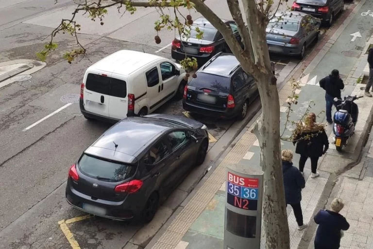 El problema que en España existe con la doble fila visto desde los ojos de un profesor de autoescuela
