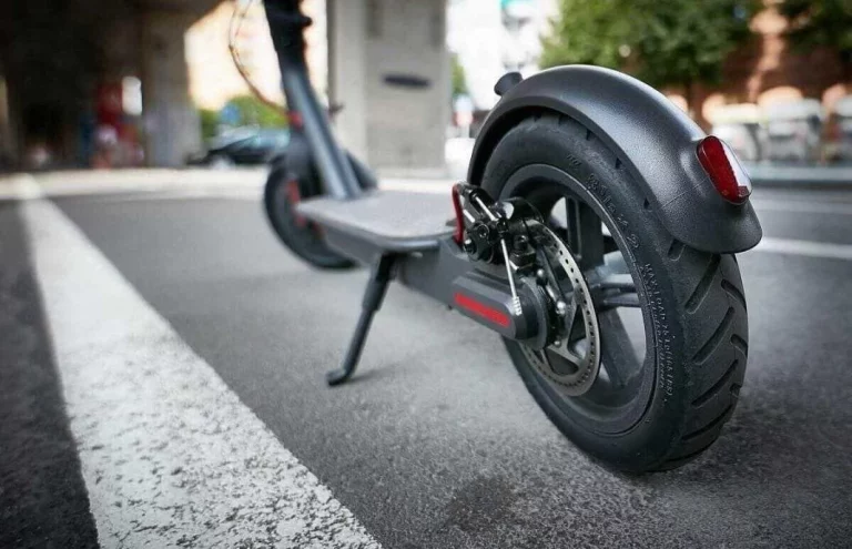 La DGT te deja claro los requisitos que tienen que cumplir los VMP. Y no solo hablamos de patinetes eléctricos
