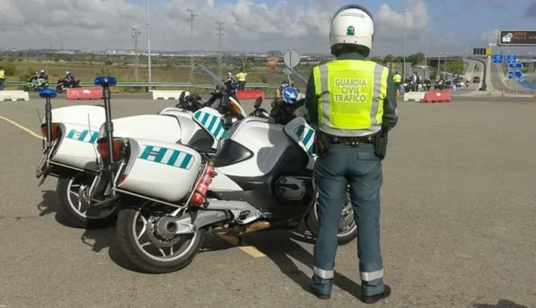 La Guardia Civil de Tráfico intercepta a un ‘fitipaldi’ de Badajoz a 254 km/h: Ojo a la multa