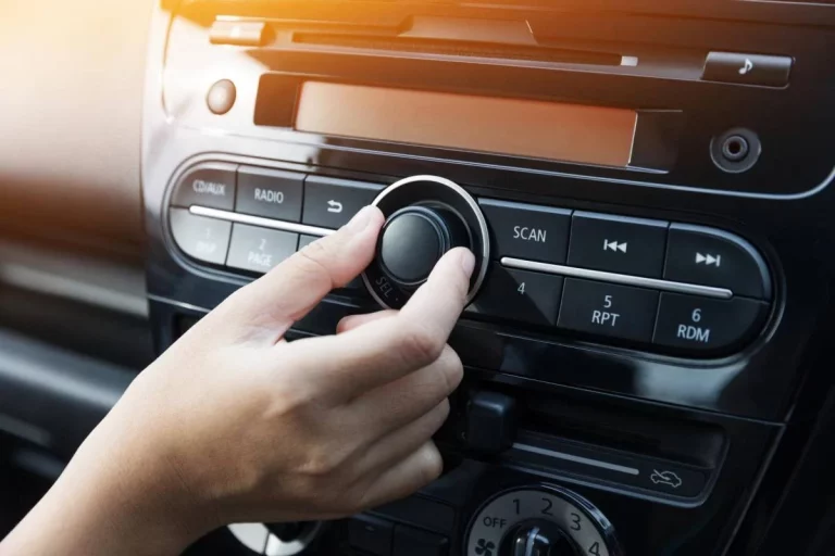 ¿Apagas la radio cuando aparcas?: la ciencia explica los motivos