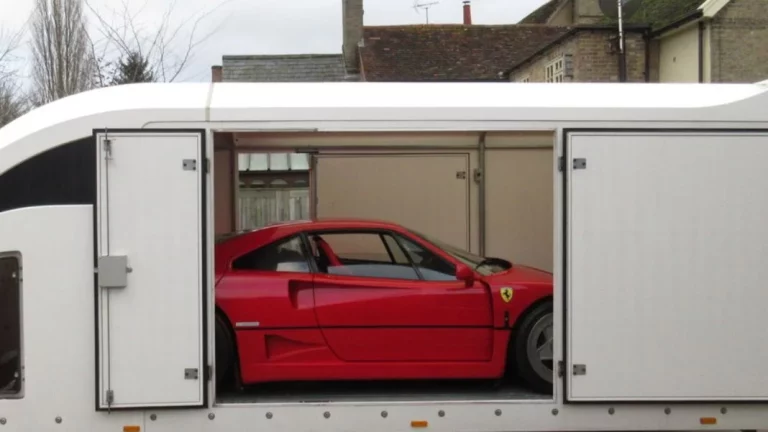 Estos remolques son tan exclusivos como los coches que llevan dentro