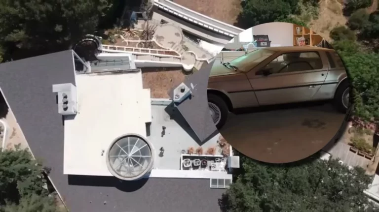 El sensacional DeLorean que ocultaba esta impresionante mansión abandonada