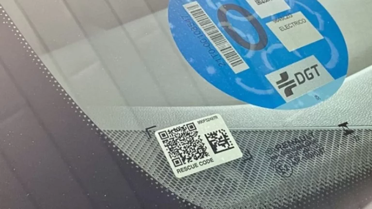 El significado del código QR que tu coche esconde en los cristales