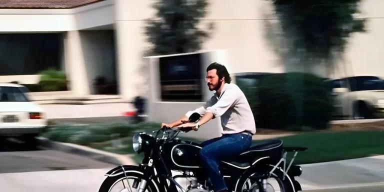 La sensacional moto con la que Steve Jobs iba a trabajar en 1981