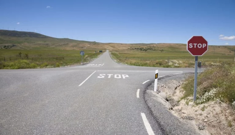 La DGT ha puesto a trabajar a sus radares de STOP: La lista donde están instalados