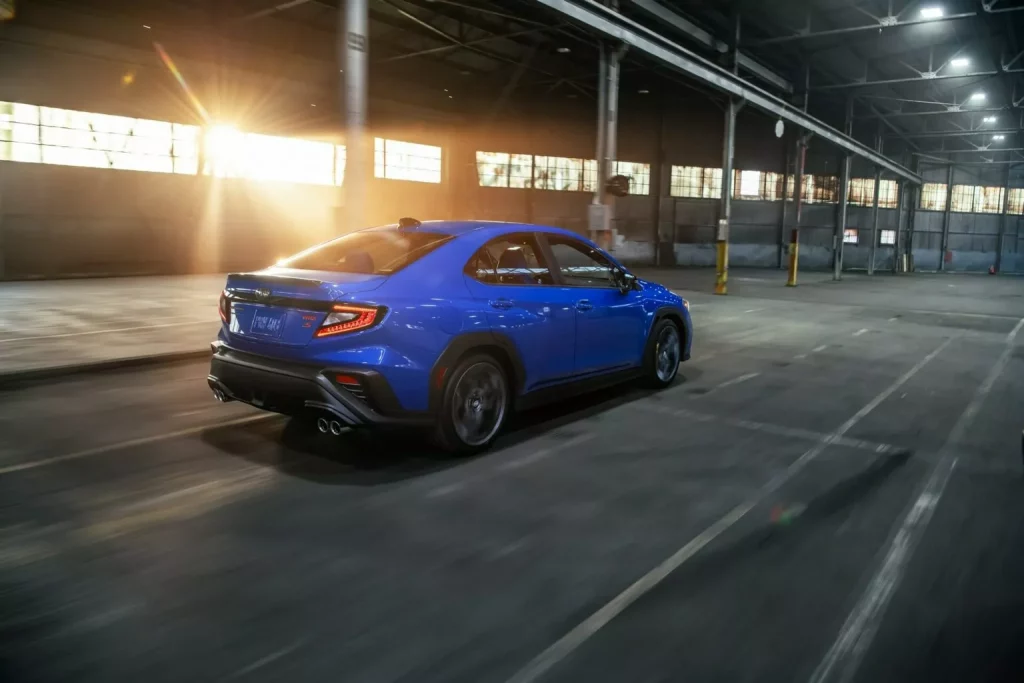 El Subaru WRX remonta sus ventas en Estados Unidos tras su peor año: el recorte de 4.600 dólares que lo reactiva 1 Motor16 2024 Subaru WRX tS. Imagen movimiento.